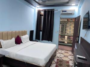Dharohar hotel railway road