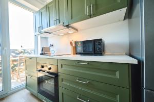 Velora Residence, Modern 2 room apartment, underground free parking, fast WI-FI, great location, Self check in, free cancelation