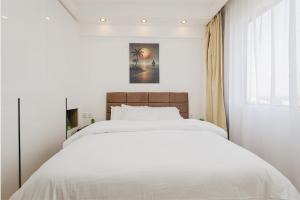 Cool 1 BR on 16th floor, Westlands with pool & gym