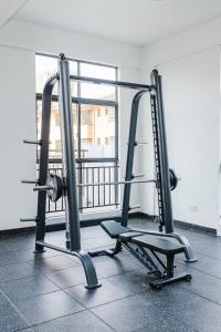 Cool 1 BR on 16th floor, Westlands with pool & gym