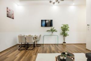 Spacious 3BR by Fashion Street