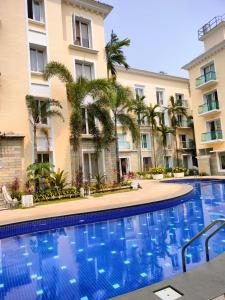 THE AQUA LOUNGE 2BHK SERVICE APARTMENt