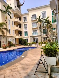 THE AQUA LOUNGE 2BHK SERVICE APARTMENt