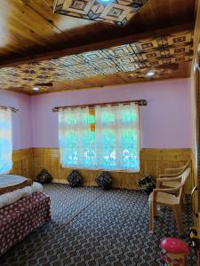 Skitsal guest house