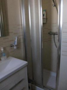 Apartment Two large beds Beach 300 mts AC