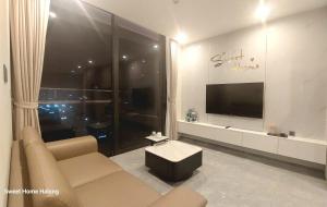 Sweet Home - Homestay apartment system at Icon 40 Ha Long building