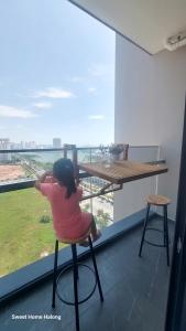 Sweet Home - Homestay apartment system at Icon 40 Ha Long building