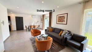 Local-Lux Garden Residence-12Guests-140m2-Free Parking