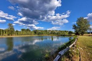 Villa sul Laghetto - swimming pool & private pond