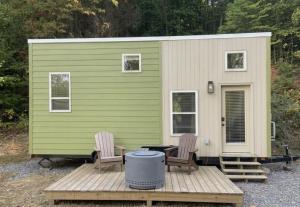 Riverfront | Hikes, Rafting & Smokies Close!