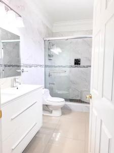 Kingston Retreat- 2 bdrm, 2 bthrm w patio and pool