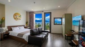 Aura Beachfront Hotel - Apartment