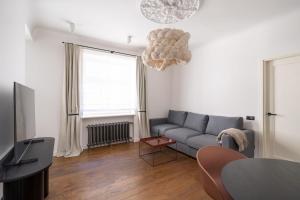 Embassy Area, Quiet Location, Cable TV - by Innorental