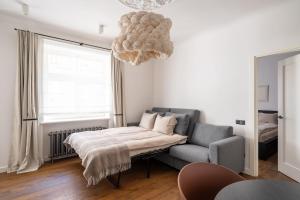 Embassy Area, Quiet Location, Cable TV - by Innorental