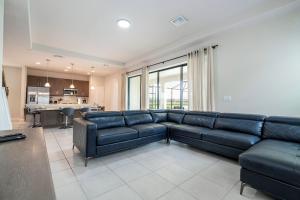 6BR Lake View Villa Private Pool Near Legoland