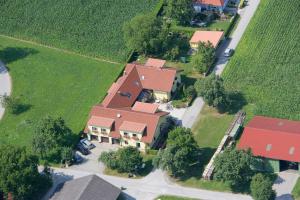 Privatzimmer und Ferienwohnungen Leeb