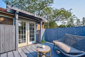 Tulip House 5 Bedroom 3 and Half Bath 4 Parking Greektown