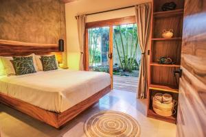 Luxurious Beachfront Villa with Private Pool in Punta Uva