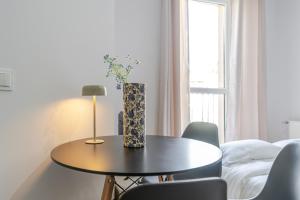 Krzywa Comfort Apartment by BookingHost