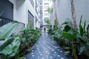 Quiet 1BR near CFC, Terrace, Gym, Parking