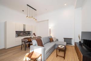 G26 - Old Town, Cable TV, Bath, Espresso Machine - by Innorental