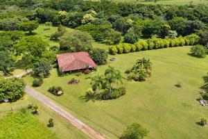Charming riverside hacienda near La Pintada