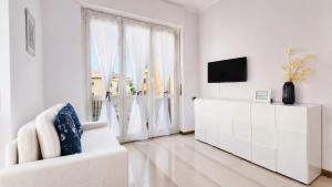Complete & Cozy - Near Center with Duomo View