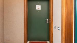 Complete & Cozy - Near Center with Duomo View