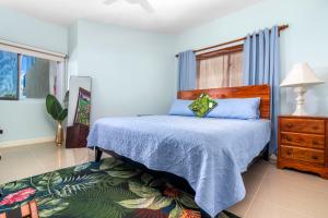 Oceanfront Condos In Tower Isle - Pool, 24HR Security