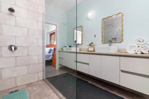 Oceanfront Condos In Tower Isle - Pool, 24HR Security