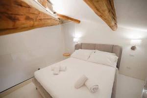 Old Borgo Landing