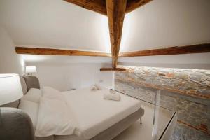 Old Borgo Landing