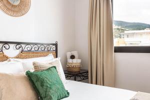 Shiny 6 Central Stay 1BR Ap Kitchen & Balcony