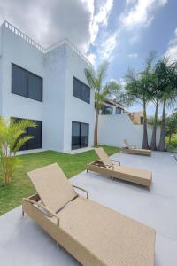 301 Apartment Hotel Zone 10 min walk to the Beach