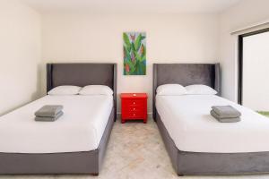 301 Apartment Hotel Zone 10 min walk to the Beach
