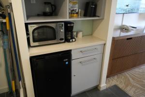 Ala Moana Hotel with Ocean and Pool Views ADA compliant