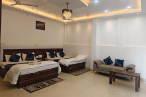 Jayaditya Palace 10 minutes walking from Shri Ram Mandir