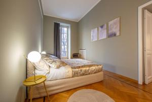 La casa di famiglia - luxury apt in centre with parking by home a porter