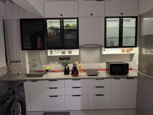 Casa Angkor - 2 BHK Luxe Apartment, Balewaldi