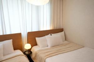 Onstay Jamsil, 2BR 3 Queen Beds, 4 Min to Subway, Lotte World, KSPO