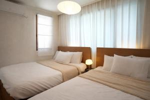 Onstay Jamsil, 2BR 3 Queen Beds, 4 Min to Subway, Lotte World, KSPO