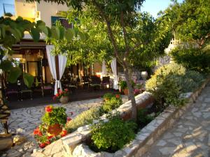 Zephyros Rooms And Apartments Lefkada Greece