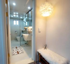 Seoul Travel Free Parking Sindorim Station 12 minutes walk Yeongdeungpo Station 14 minutes Hongdae Namsan FREE OTT