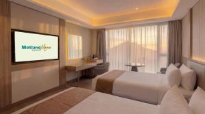 Metland Marron Tomohon
