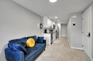 Calgary 587 Walkout BSMT