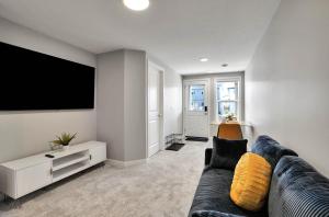 Calgary 587 Walkout BSMT