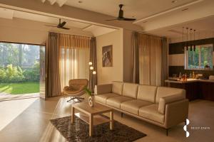Privy Stays- Emmys Cove Villa, Alibag