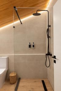 Oak and White Architects Loft Marina View