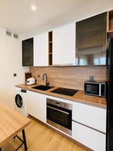 Luxury 2-Bedroom Apartment near National Stadium