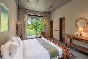 SaffronStays Firefly